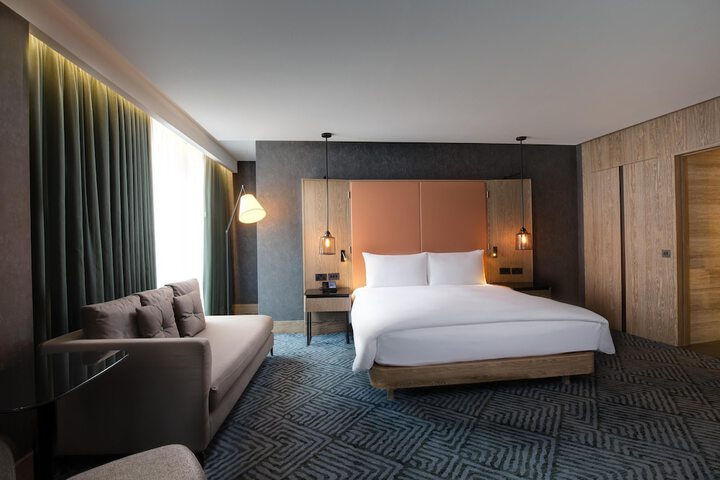Room 72 of 127