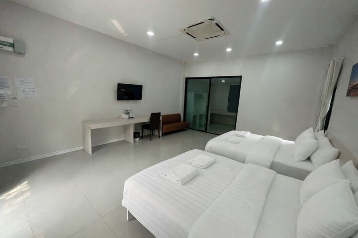 Room 5 of 34