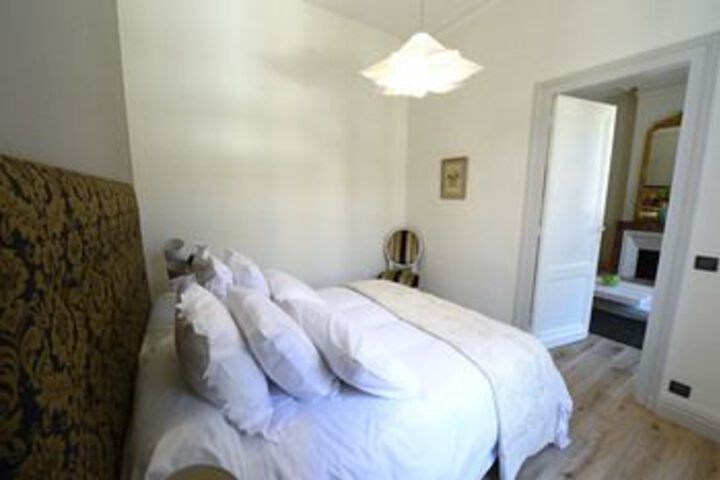Room 18 of 74