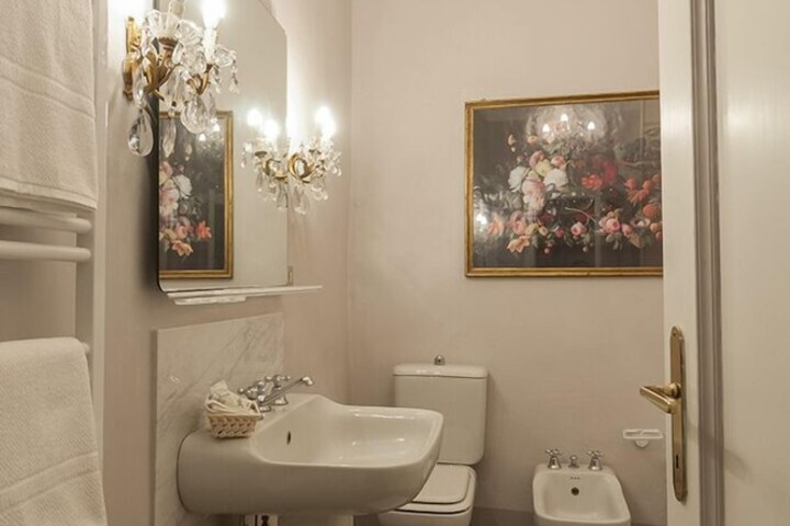 Room 19 of 28