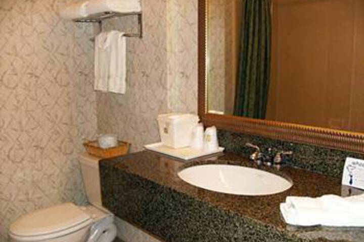 Room 2 of 10