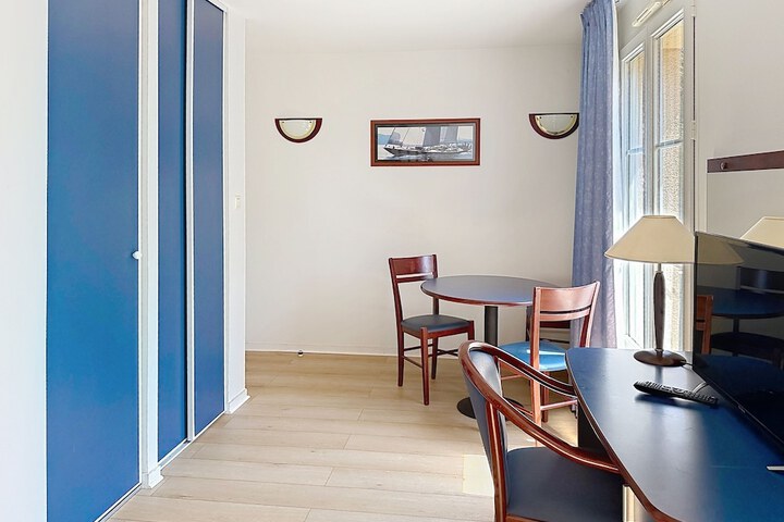 Room 22 of 48
