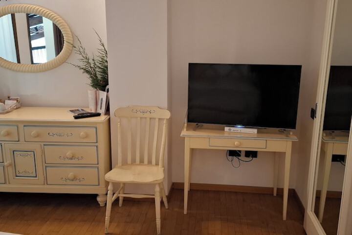 Room 25 of 39