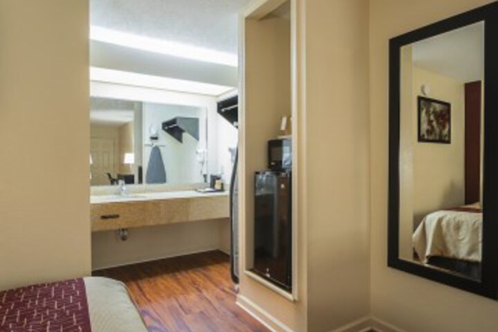 Suite 14 of 47
