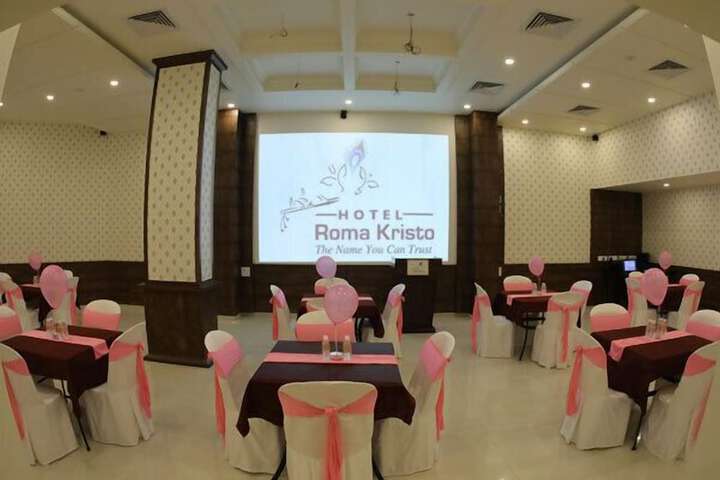 Ballroom/Hall 71 of 87