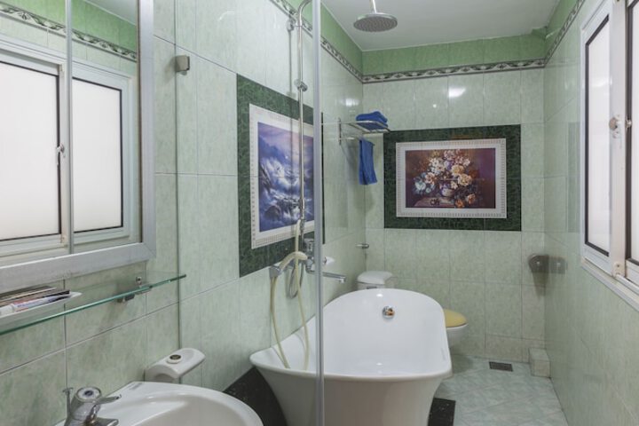 Room 20 of 39