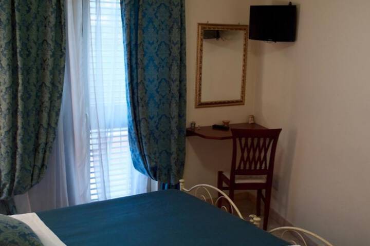 Room 25 of 58