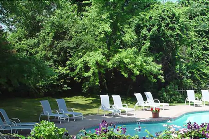 Sundeck 50 of 55
