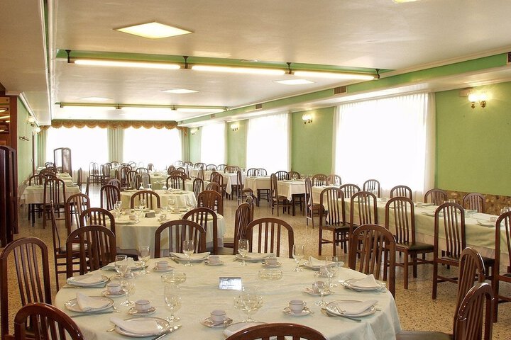 Dining 6 of 21