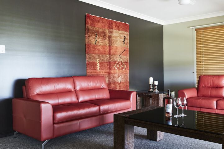 Lounge 26 of 35
