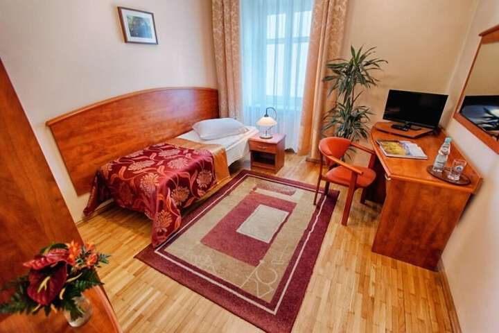 Room 12 of 49