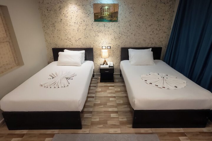 Room 13 of 84