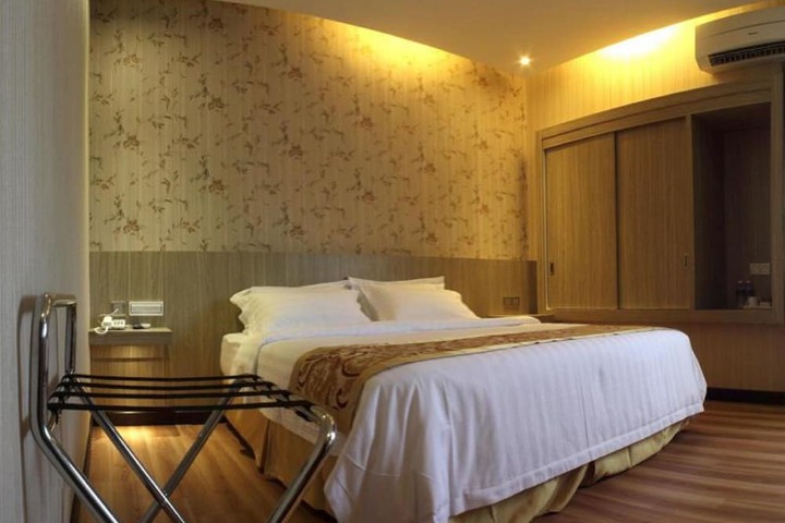Room 10 of 45
