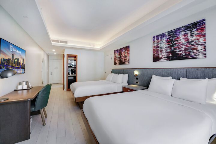Room 6 of 44