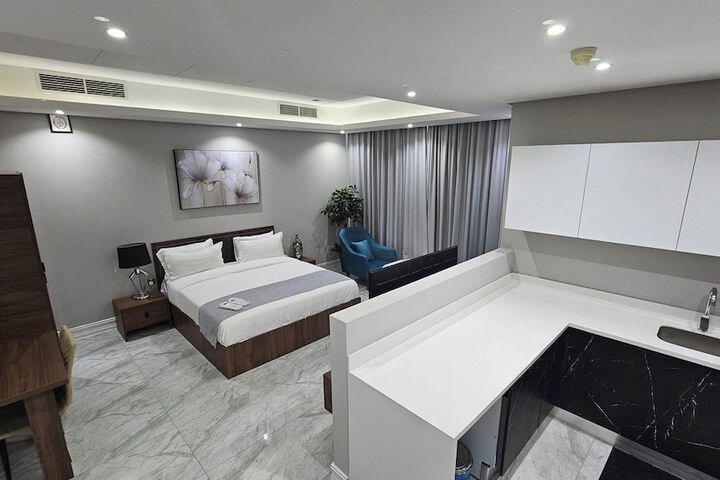 Room 12 of 42