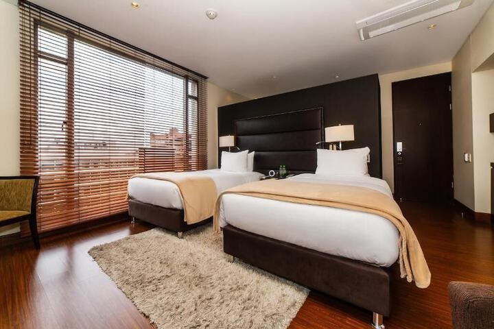 Room 10 of 35