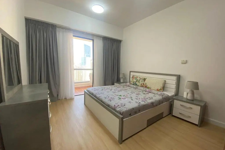 Room 5 of 11