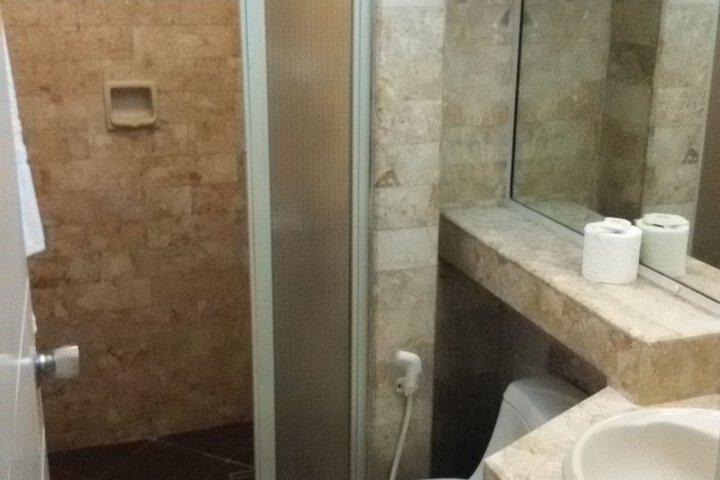 Room 18 of 28