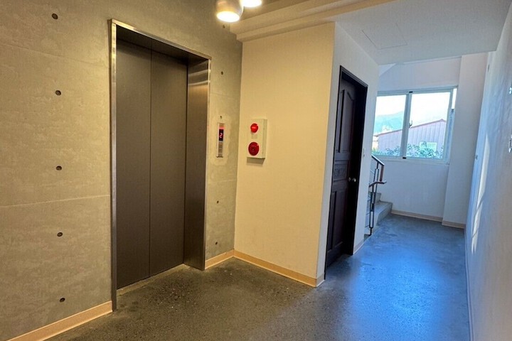 Room 75 of 118