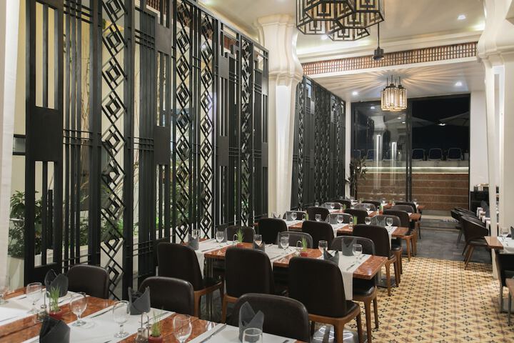 Dining 108 of 155