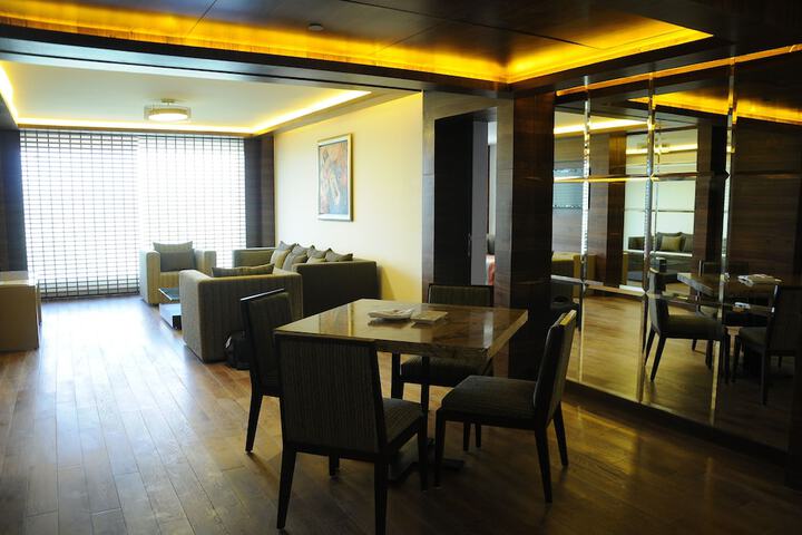 Room 15 of 62