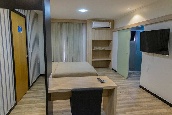 Room 28 of 86