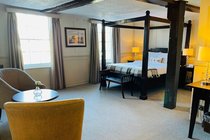 Room 19 of 43