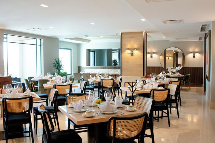 Dining 52 of 73