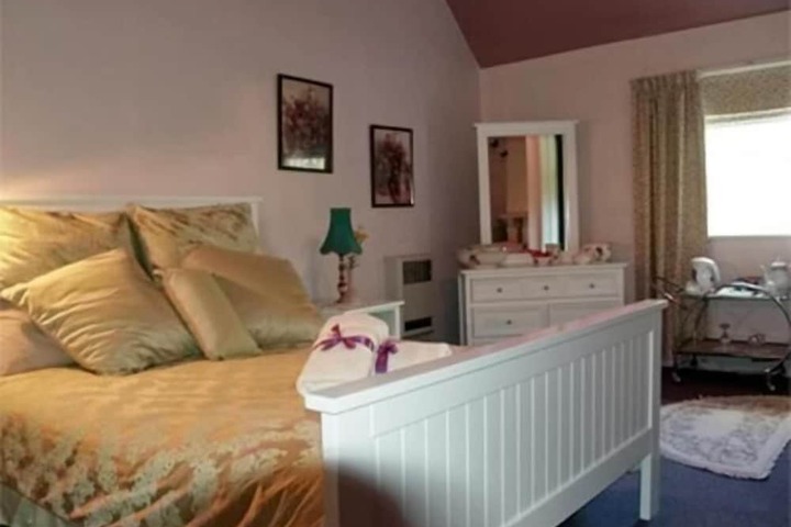 Room 5 of 49