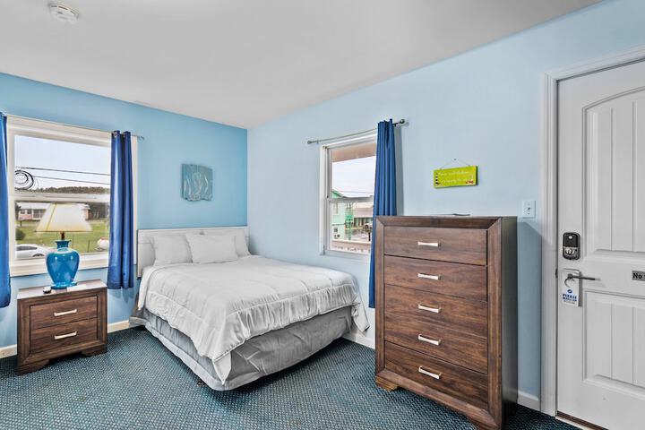 Room 9 of 90