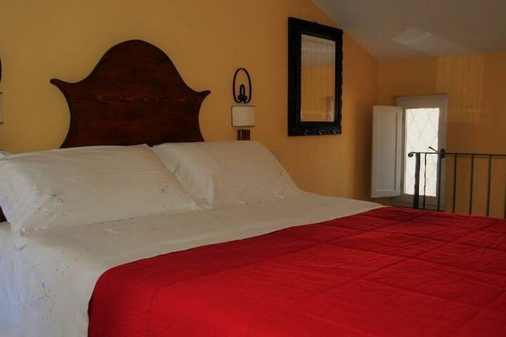 Room 10 of 48