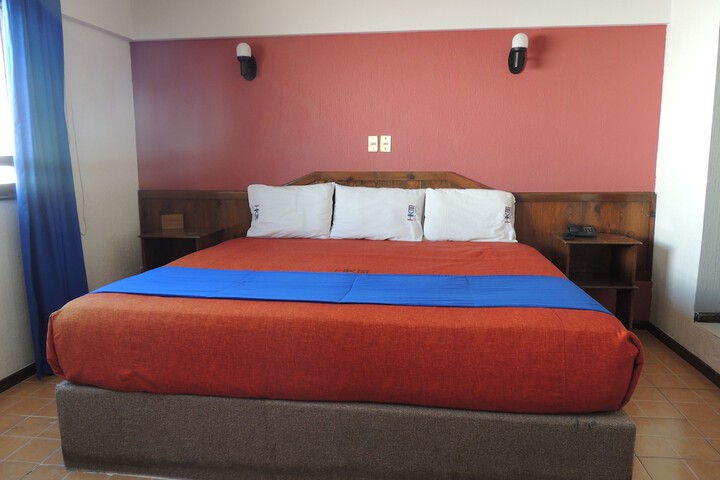 Room 28 of 49