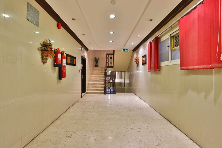 Ballroom/Hall 22 of 25