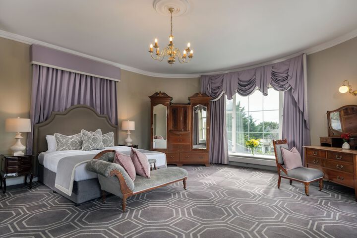Room 15 of 33
