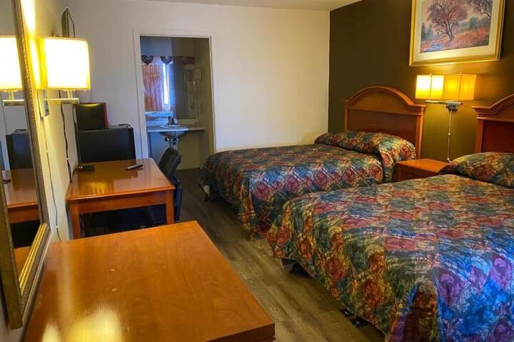 Room 6 of 28