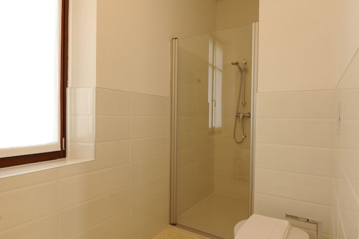 Room 36 of 42