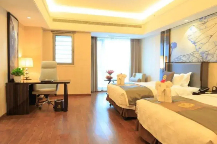 Room 6 of 14