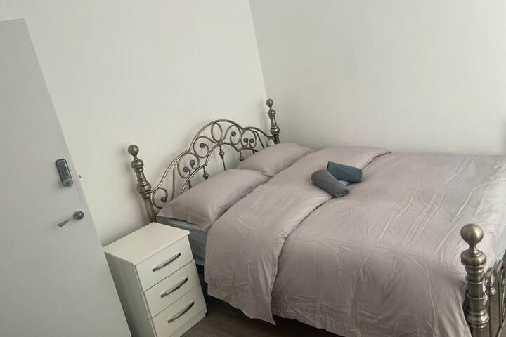 Room 6 of 14