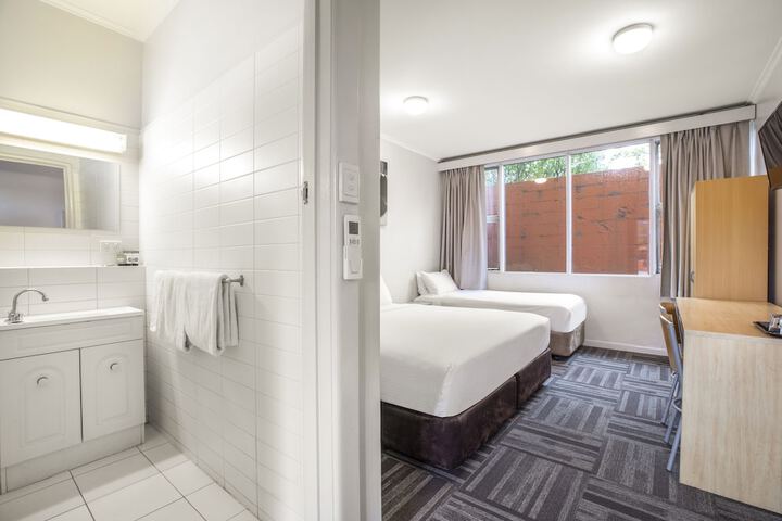Room 5 of 25