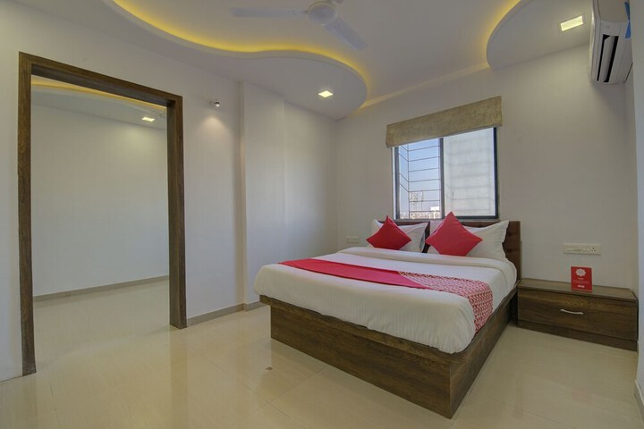 Room 5 of 17