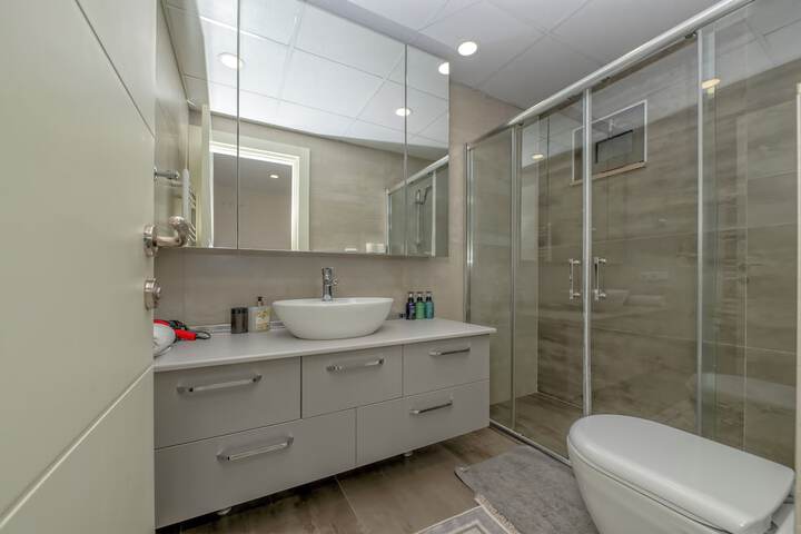Room 253 of 271