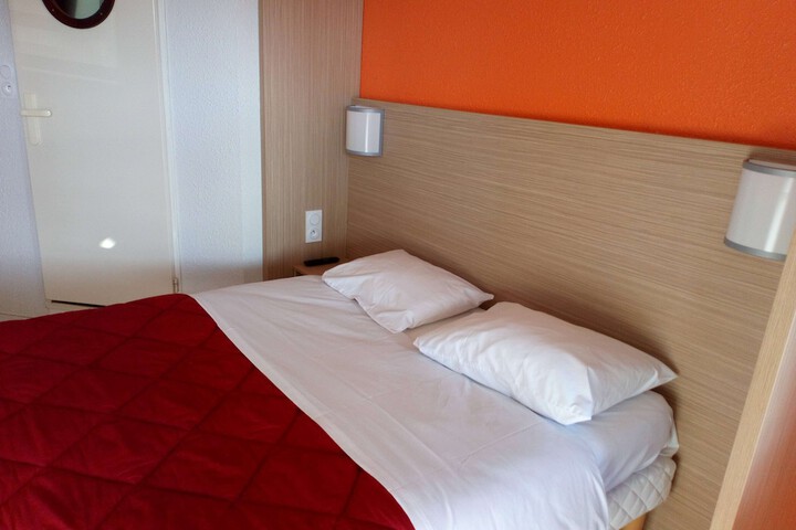 Room 5 of 35