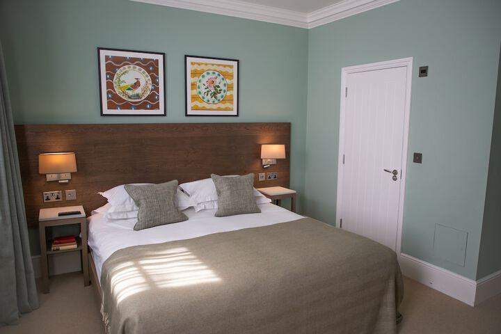 Room 3 of 53