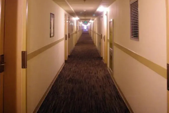 Room 10 of 11