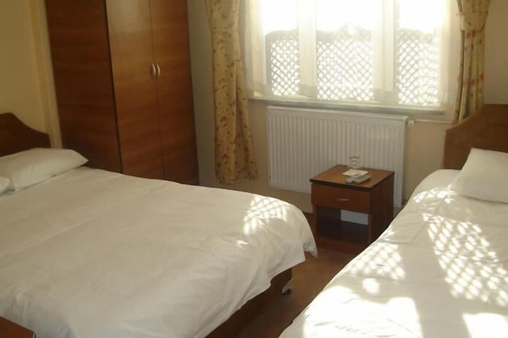 Room 7 of 51