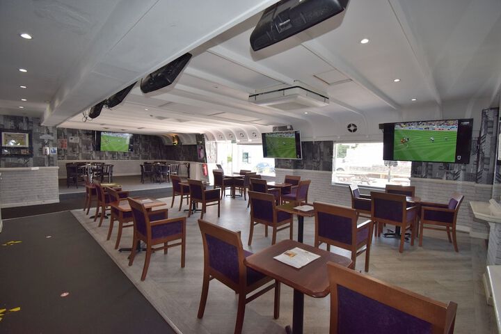 Lounge 89 of 92
