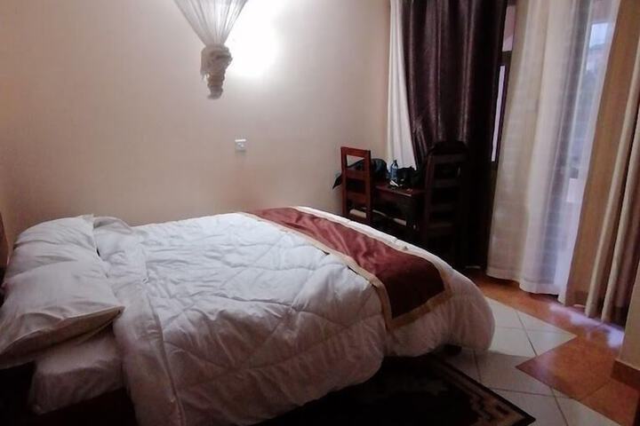Room 4 of 33