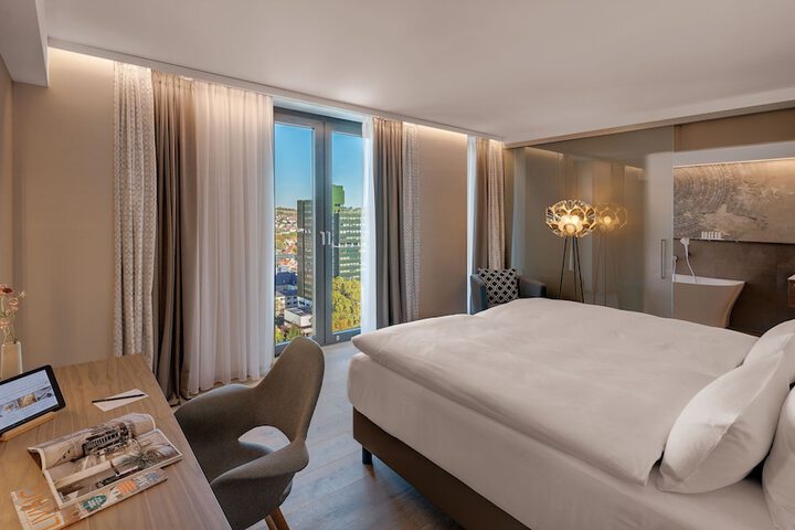 Room 27 of 72