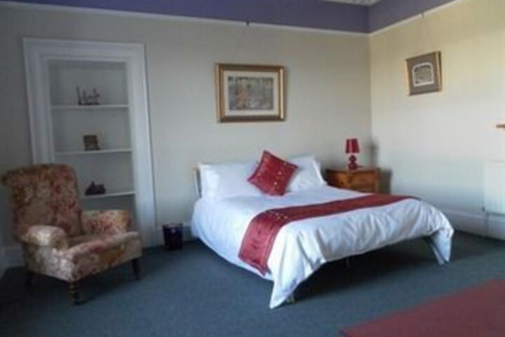 Room 7 of 25