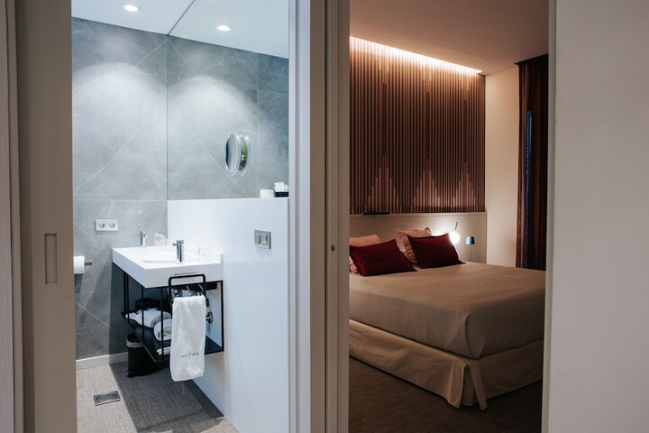 Room 48 of 168